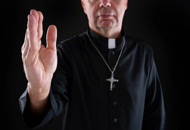 Bollette raddoppiate in parrocchia: le “ricette” di preti e vescovi per risparmiare