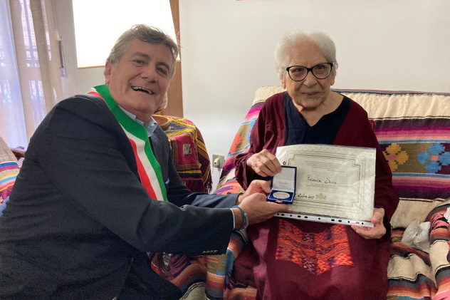 Nonna Rosaria compie 102 anni: gli auguri dal Comune di Cagliari 