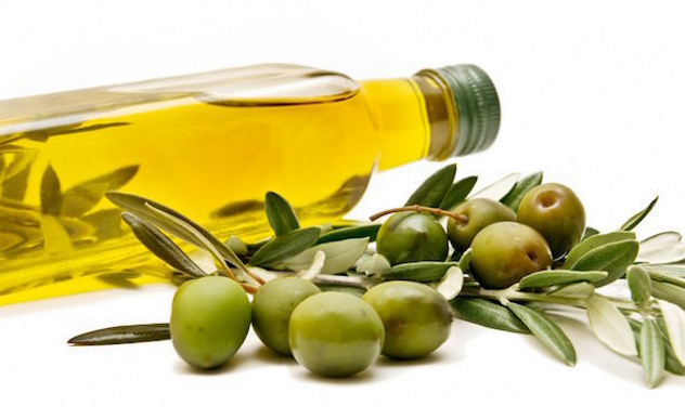 Addio a oltre una bottiglia su tre di olio extravergine d'oliva italiano