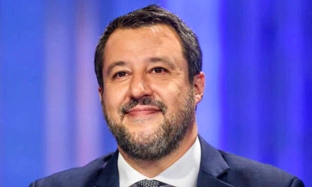 Manovra. Salvini: “Chi paga il caffè con la carta è un rompipalle”