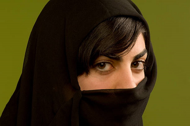Medici in Iran: “Forze di sicurezza sparano a viso, petto e genitali delle donne”