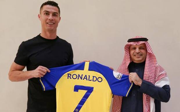 Cristiano Ronaldo passa all'Al Nassr: un miliardo di euro fino al 2030