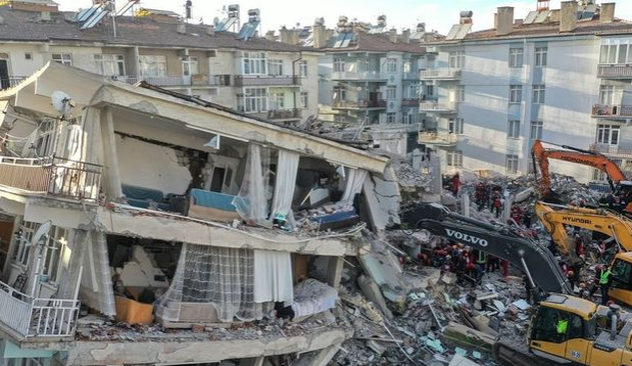 Terremoto Turchia-Siria: oltre 4365 morti. Tra i dispersi anche un italiano