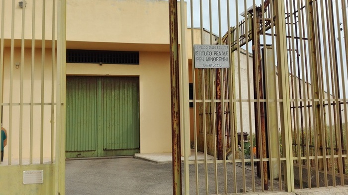 Telefoni cellulari rinvenuti nel carcere minorile di Quartucciu