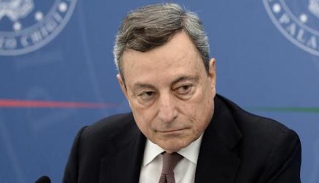 Blitz dell'ex premier Draghi a Sant’Egidio per donare abiti e oggetti usati
