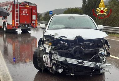 Perde il controllo dell’auto alle porte di Tertenia: ferito un 42enne