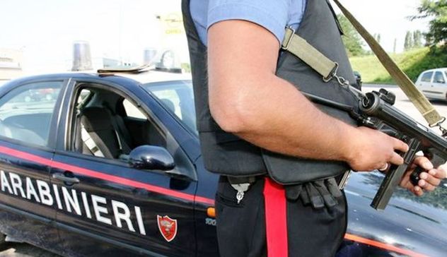 Tentata rapina in tabaccheria a Cagliari: titolare reagisce e viene colpito col calcio della pistola
