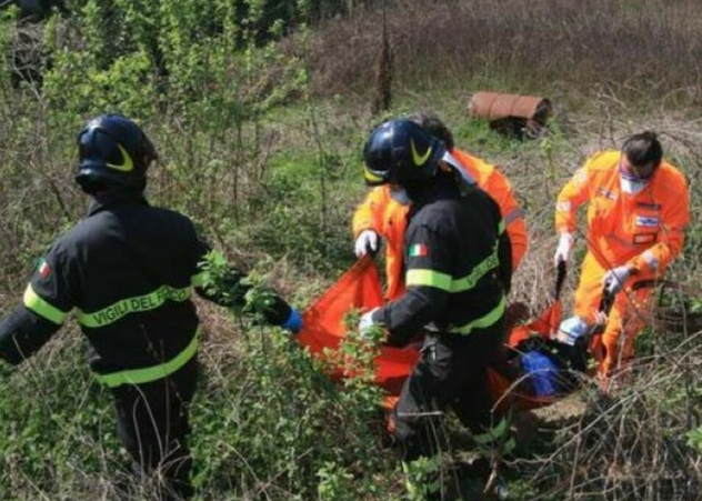 Precipita per 50 metri in un dirupo: muore escursionista nel Reggiano