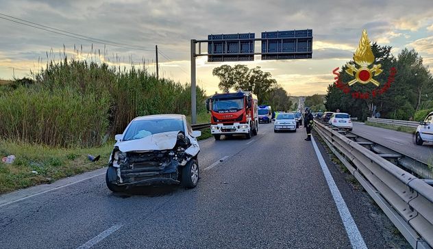 Incidente stradale sulla Ss 131 in direzione Cagliari: traffico rallentato