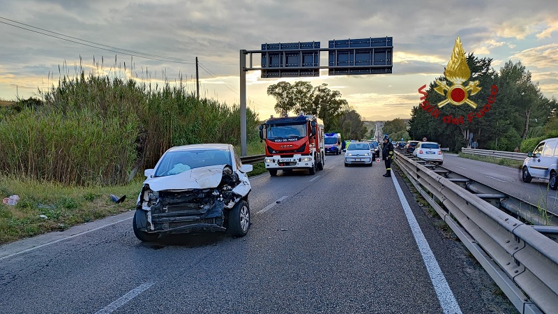 Incidente stradale sulla Ss 131 in direzione Cagliari: traffico rallentato