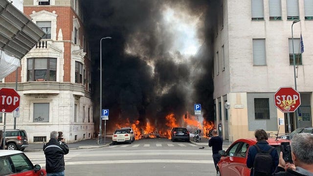 Milano. Esplosione in pieno centro, in corso i soccorsi 