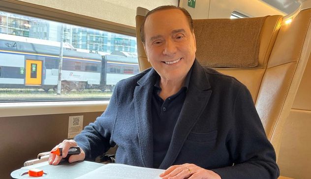 Berlusconi ricoverato, dimissioni da ospedale ancora non prevedibili
