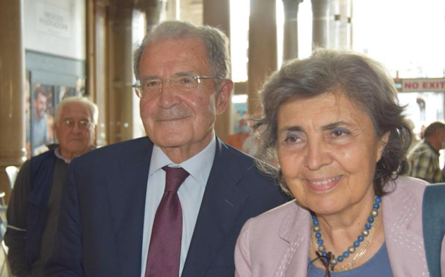 Prodi, morta la moglie Flavia Franzoni: malore durante un cammino in Umbria