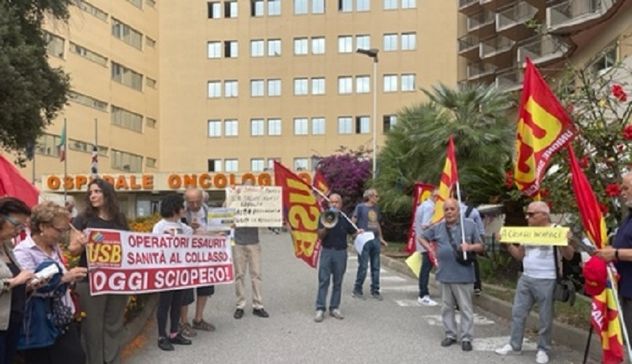 Cagliari: protesta dell'Usb contro lo stop di radioterapia 