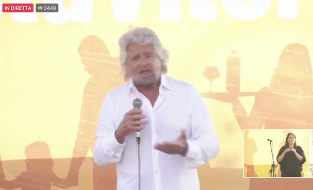 Grillo show a Roma: “Fate le brigate di cittadinanza, mettete il passamontagna e reagite”