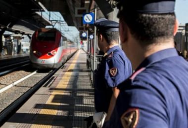 Mantova: minorenne sparisce da casa, rintracciata in stazione a Modena con fidanzatino