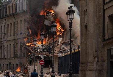 Esplosione in un palazzo a Parigi: 29 feriti, 2 dispersi