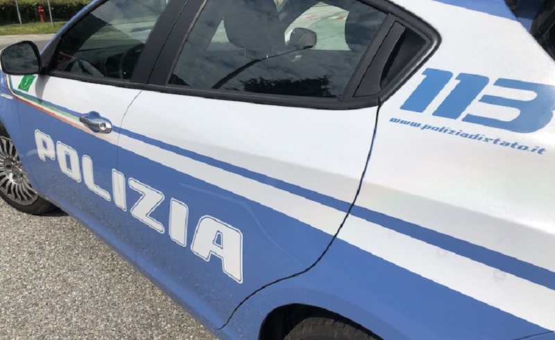 Cagliari: ladro di costumi da bagno aggredisce poliziotti, arrestato