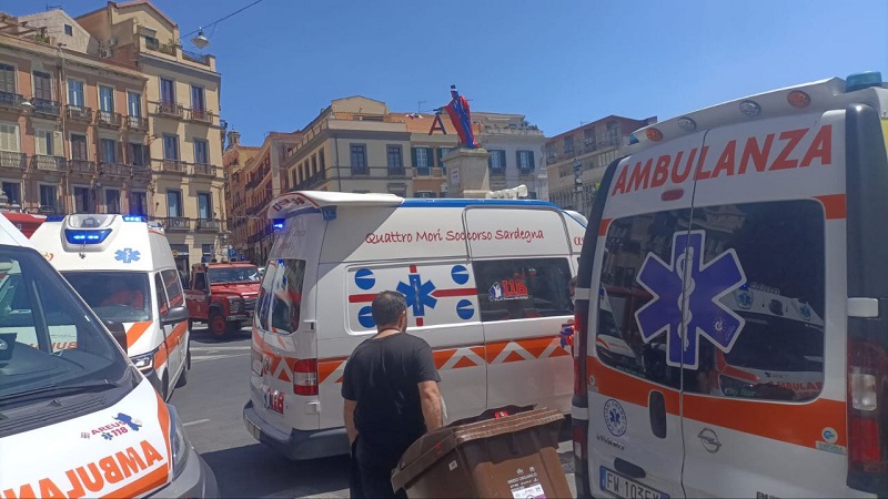Cagliari: furgoncino piomba sui tavolini di un locale, due le ipotesi sulle cause 