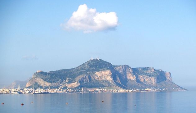 Incendi: assessore Turismo Sicilia, 'emergenza superata, turisti vi aspettiamo nell'isola'