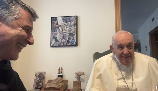 Il Papa a sorpresa in diretta Facebook: “Buonasera brava gente”