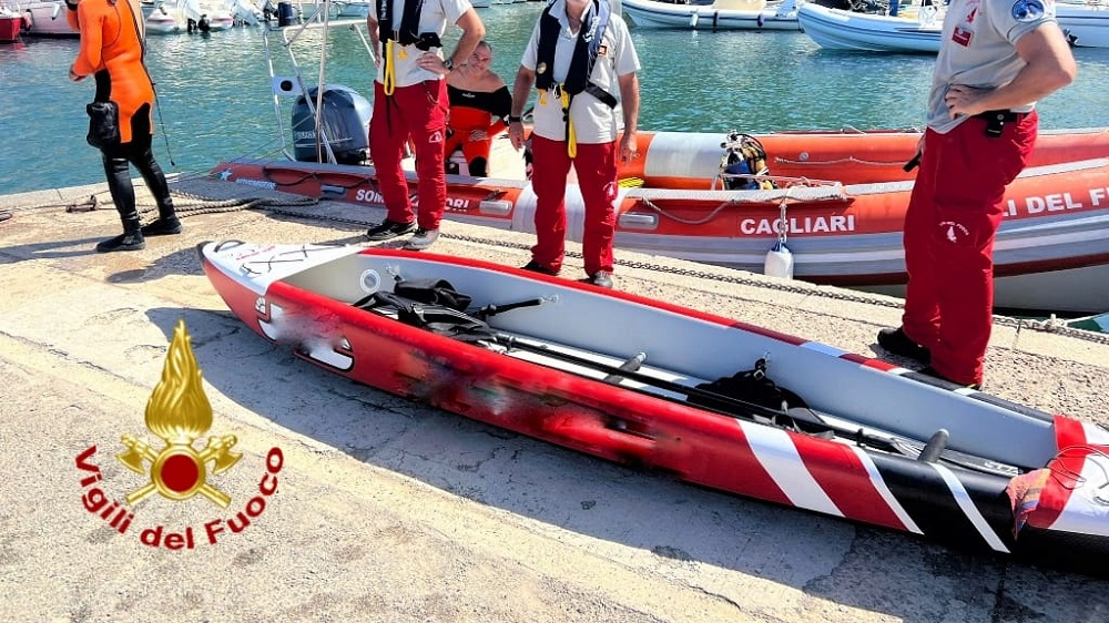 Kayak alla deriva nel Golfo di Cagliari, intervengono i Vigili del fuoco