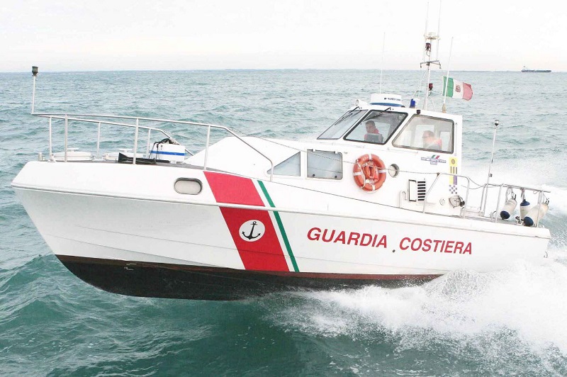 Imbarcazione in difficoltà al largo di Tavolara: Guardia Costiera salva una famiglia 