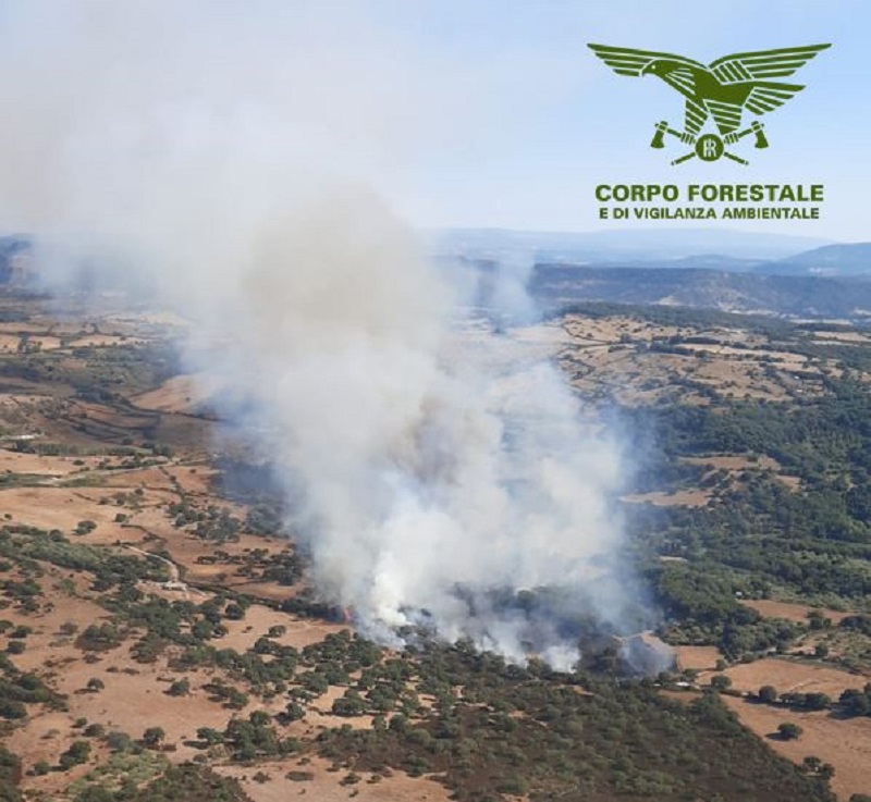 Incendi: fiamme a Benetutti e Ittiri, Canadair ed elicotteri in azione 