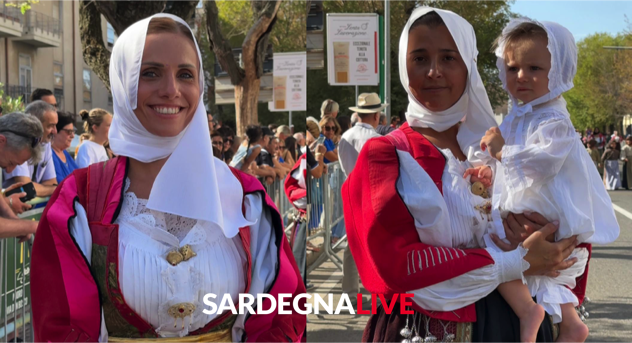 123^ Festa del Redentore a Nuoro: le immagini della sfilata degli abiti tradizionali