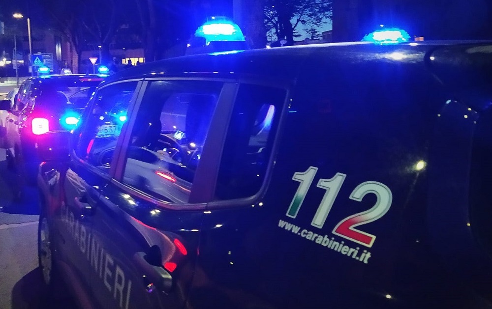 Palermo, violenza sessuale su due sorelle: arrestati 4 familiari