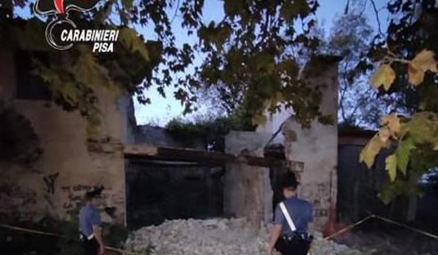 Pisa, crolla tetto in casa abbandonata: 17enne muore sotto le macerie