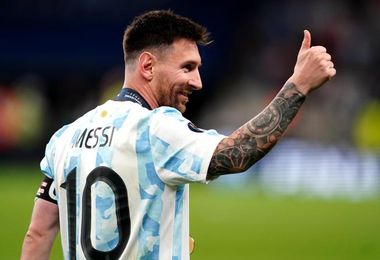 Calcio: Pallone d'oro, Messi vince il trofeo per l'ottava volta