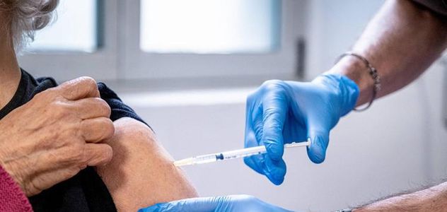 Vaccini, Sir: proteggere pazienti reumatologici contro influenza, Covid, Hpv e Zoster