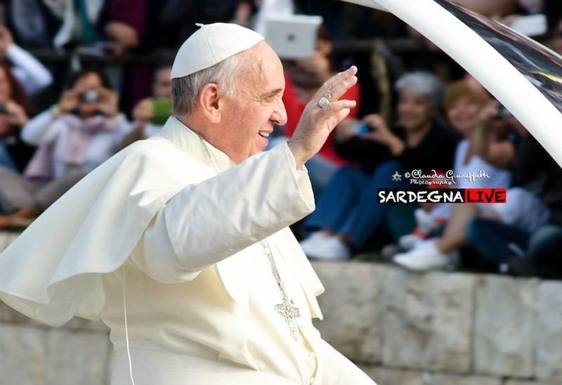 Papa Francesco assaggia il fil'e ferru
