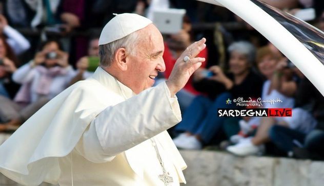 Papa Francesco assaggia il fil'e ferru