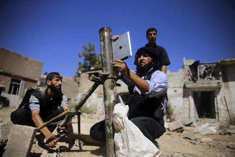Siria, i ribelli utilizzano l'Ipad per prendere la mira