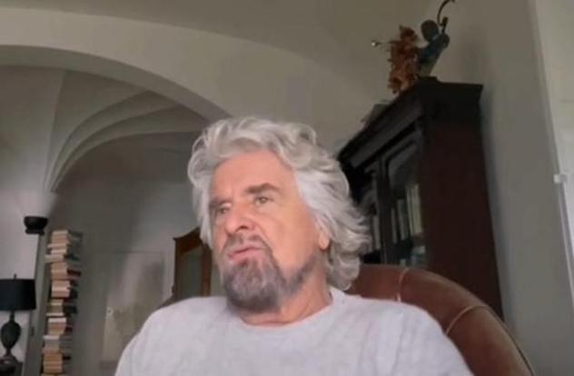 Beppe Grillo e i giorni in ospedale: “In camera mortuaria per stare più tranquillo”
