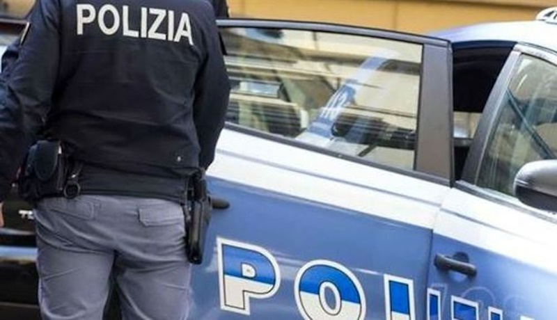 Cagliari, cerca di disfarsi della cocaina gettandola nel lavandino: arrestato