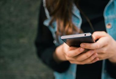 San Marino verso divieto di smartphone nelle scuole per under 11