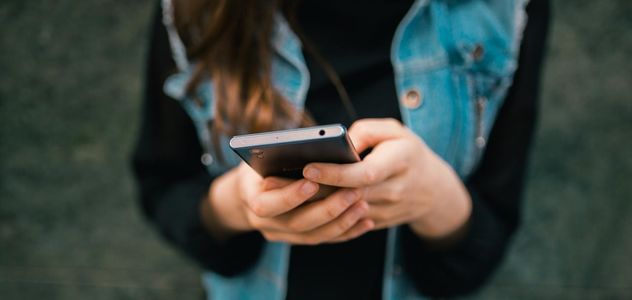 San Marino verso divieto di smartphone nelle scuole per under 11