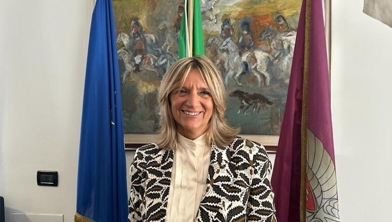 Rosanna Lavezzaro prima donna a capo della questura di Cagliari