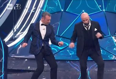 Sanremo24: Travolta non firma la liberatoria per il “Ballo del qua qua”