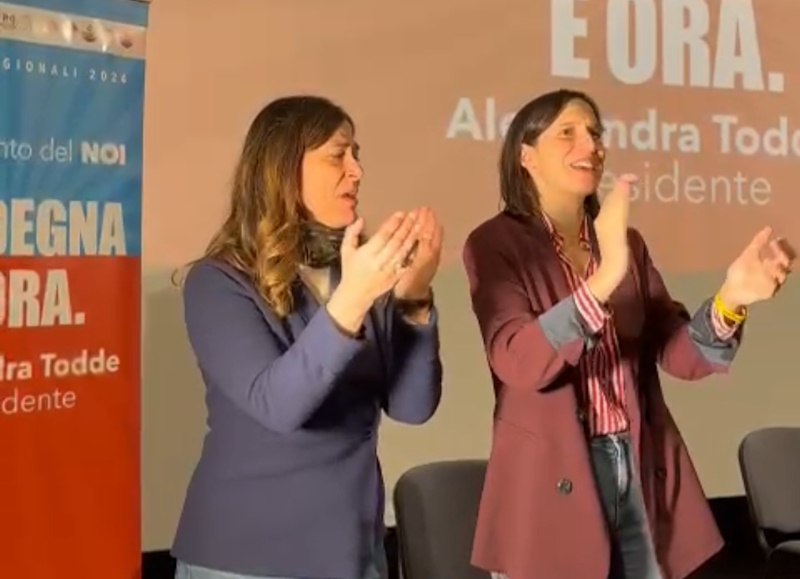 Sardegna: Schlein chiude evento con Todde cantando 