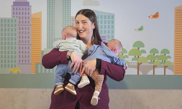Nata con ‘cuore a metà’ partorisce 2 gemelli, primo caso in Italia