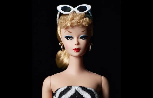 Oggi Barbie compie 65 anni, il 9 marzo 1959 il suo esordio nei negozi