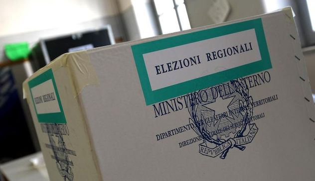 Urne aperte in Abruzzo, si vota fino alle 23