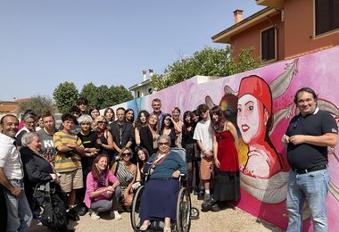 Cabras: un murale per rendere omaggio a Michela Murgia