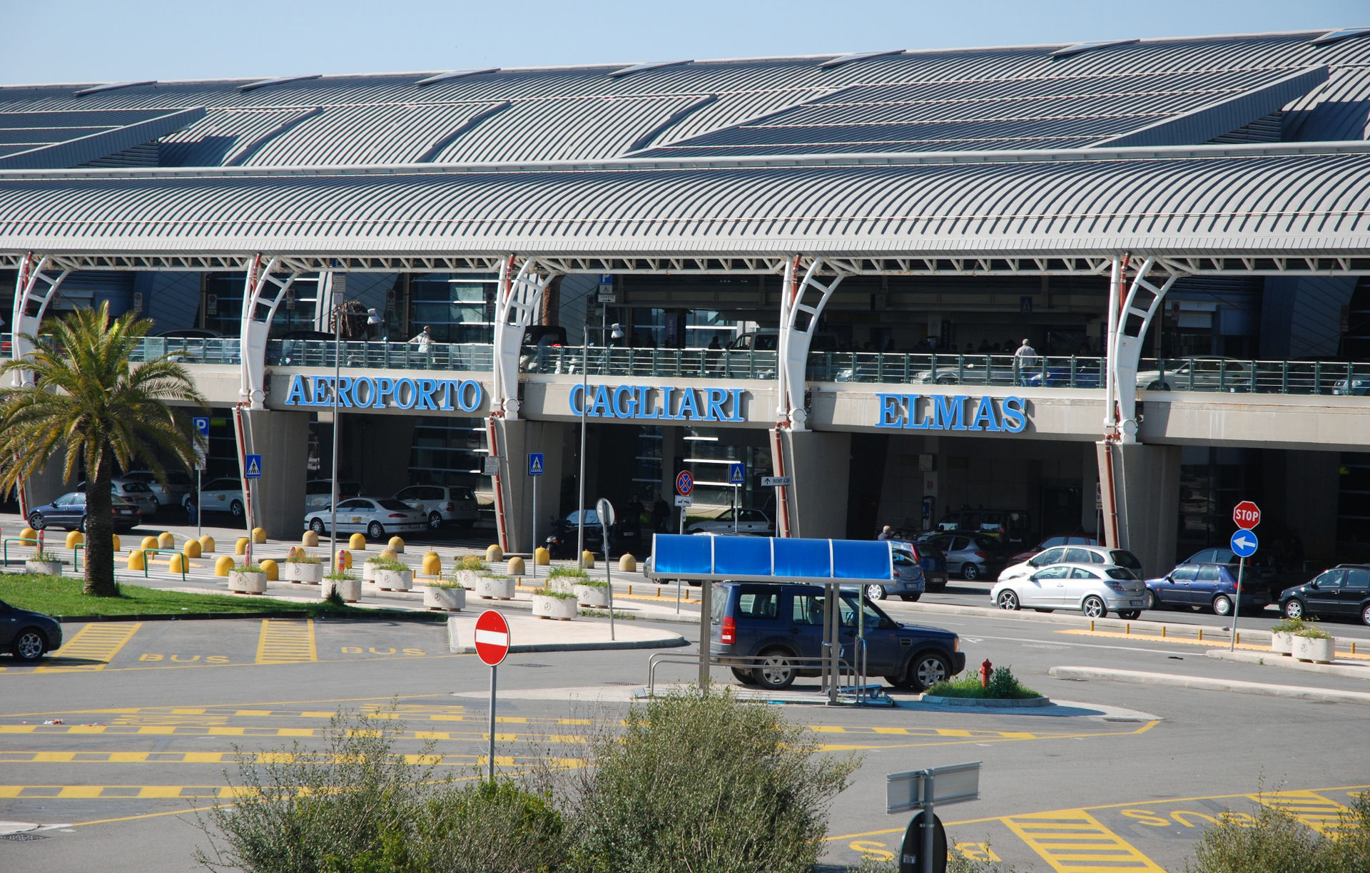 Passeggeri in aumento all'aeroporto di Elmas: è record assoluto