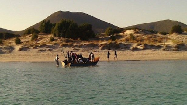 Sbarco migranti nel Sulcis: due barchini con 25 algerini