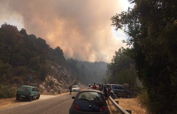 Incendi in Sardegna: roghi a Seui, Belvi e Osilo